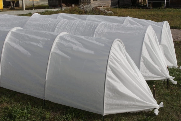  Парник "Садовод Премиум" 6,5м с колышками, дуга 2,0м, №60